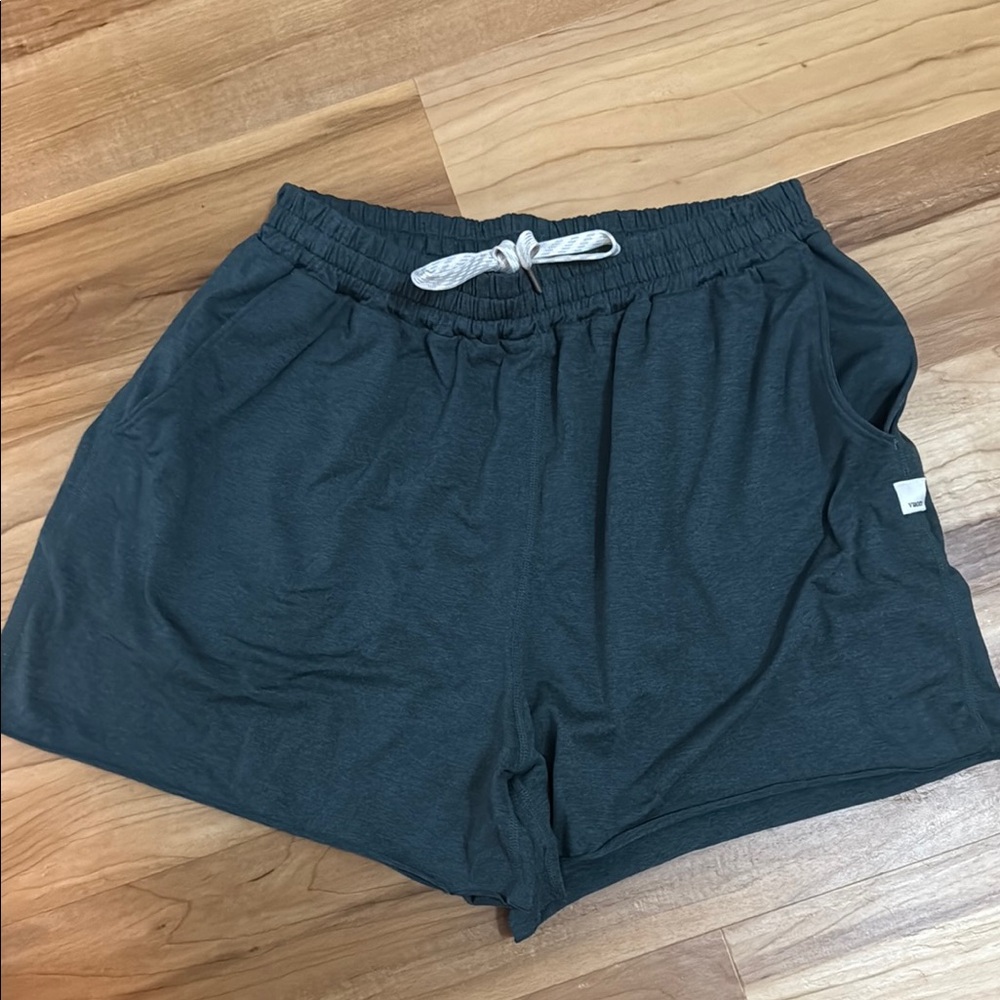 Vuori Black Athletic Shorts Lightweight Elastic Waist